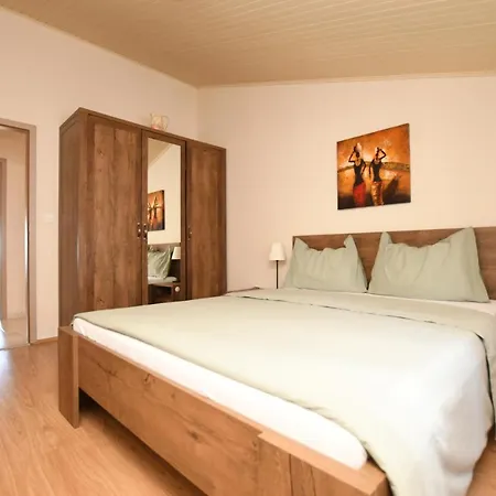 Apartament Deak *